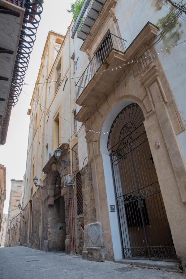 La Maison A La Cathedral Palermo Bagian luar foto